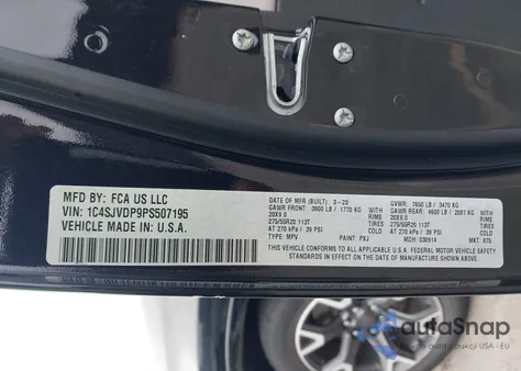 2023 Jeep Wagoneer Series Iii 4X4 z USA, uszkodzony, nr VIN 1C4SJVDP9PS507195